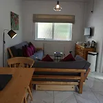 Πανσιόν View And Self-catering